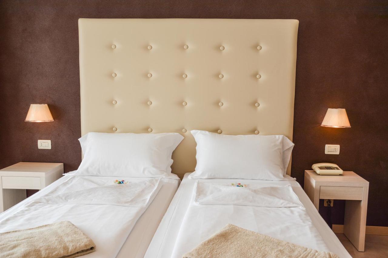 Hotel Astor Limone sul Garda Buitenkant foto