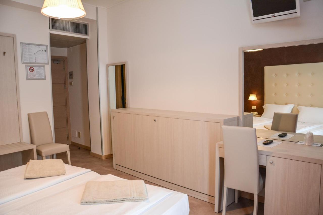 Hotel Astor Limone sul Garda Buitenkant foto